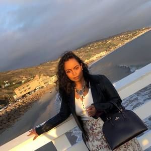 Meet your Posher, Muna